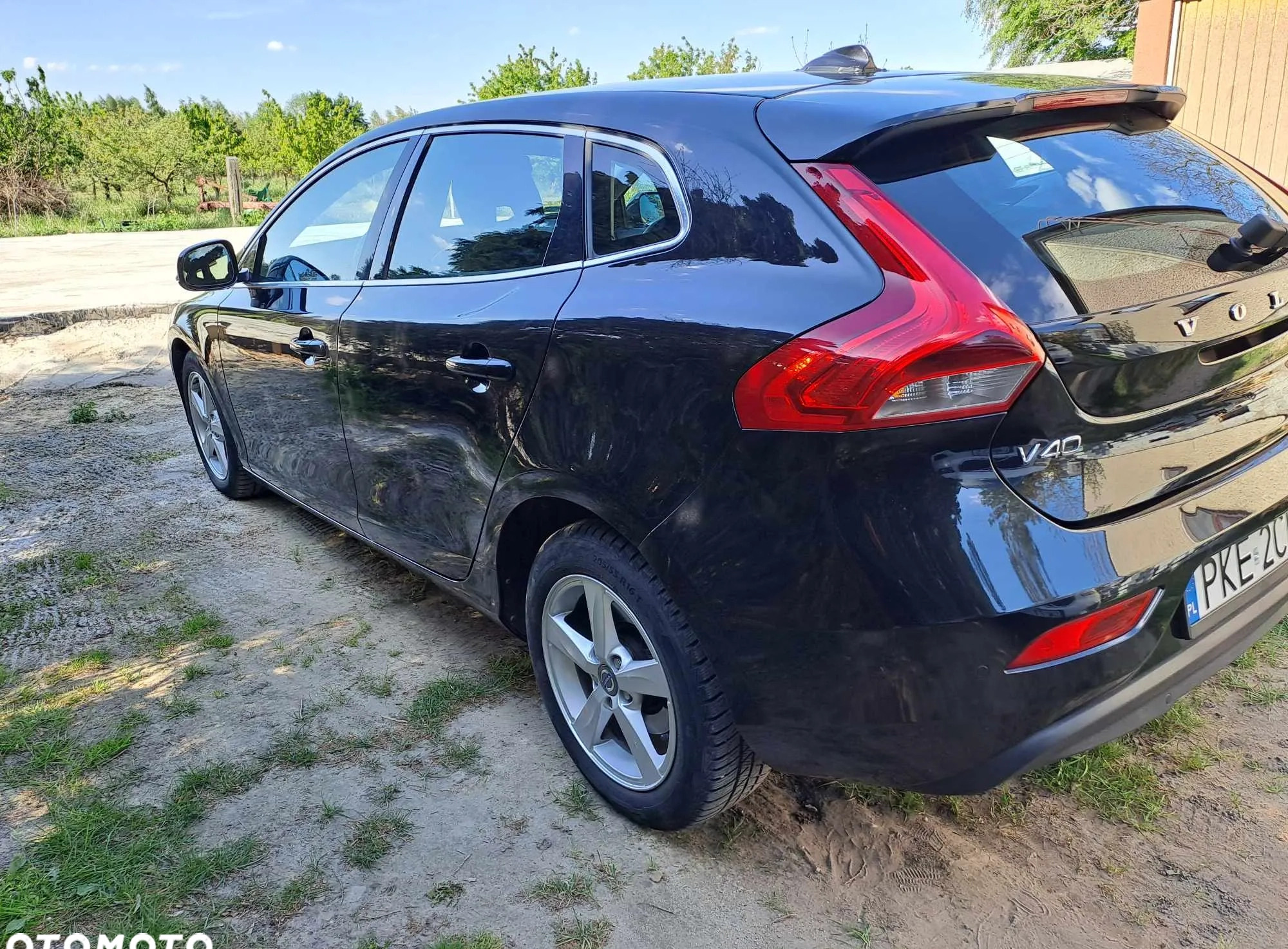 Volvo V40 cena 32000 przebieg: 176000, rok produkcji 2013 z Kępno małe 154